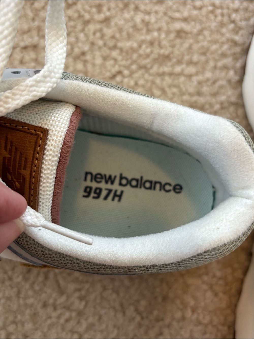 New Balance Women's 997h Navy and Tan Retro Sneakers Size 10 - Picture 6 of 8